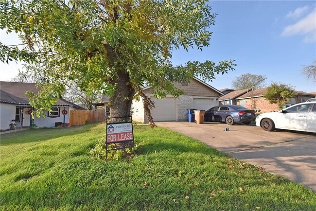 Building Photo - 12316 Dellrey Dr