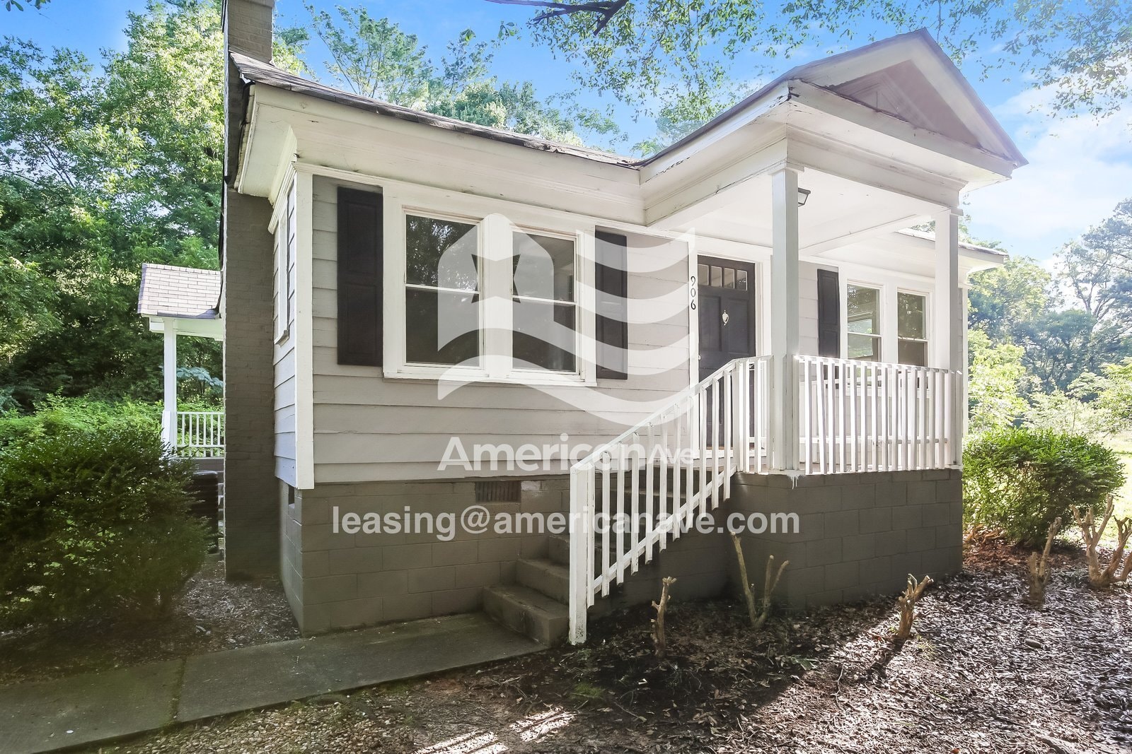 Building Photo - 906 W 9th Ave