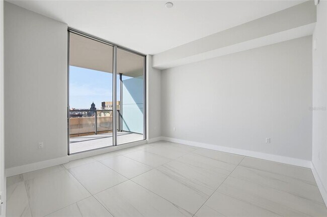 Building Photo - 275 1st Ave S