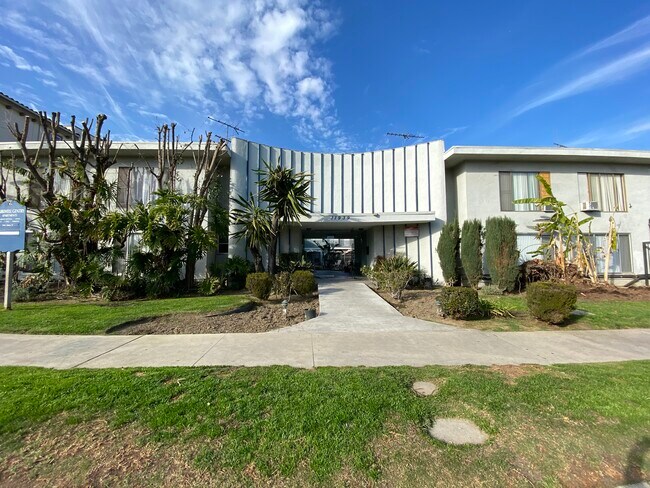 Building Photo - 11939 Albers St