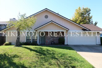 Building Photo - Pocket 3 Bedroom, 2 Bath Half-plex