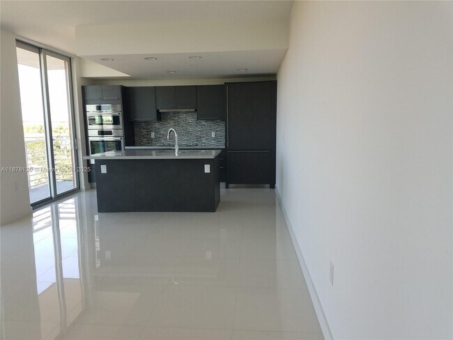 Building Photo - 7875 NW 107th Ave