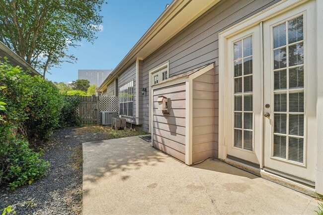 Building Photo - 14420 Walters Rd