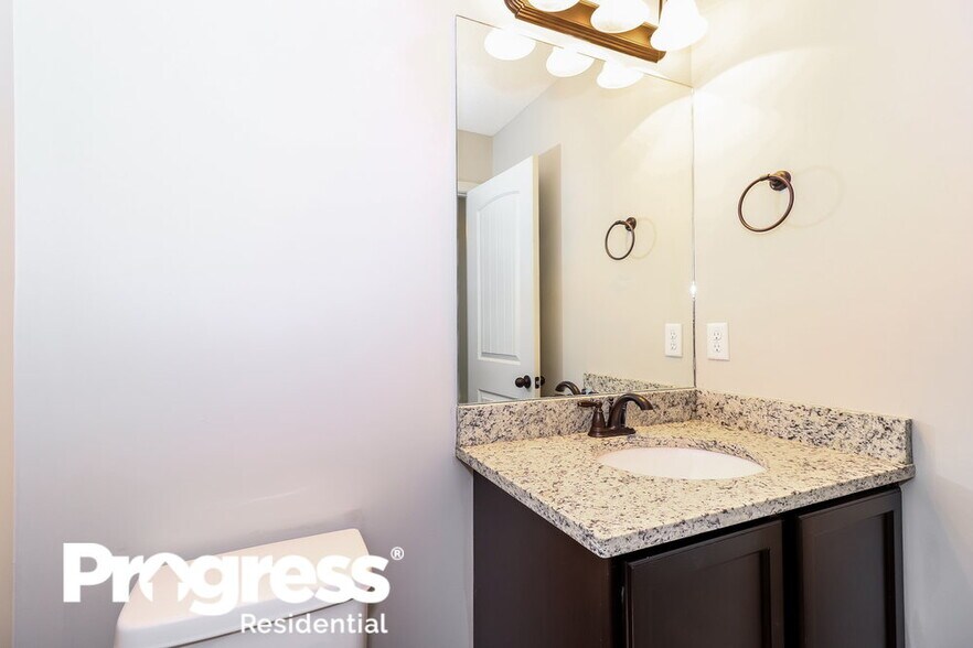 Building Photo - 1095 Carib Loop W