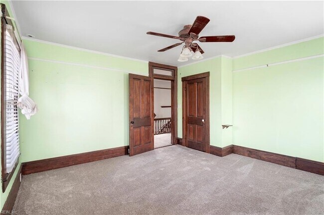 Building Photo - 227 James St