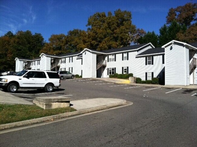 Primary Photo - SPECIAL, HALF OFF FIRST MONTHS RENT!