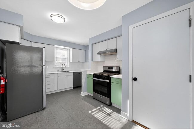 Building Photo - 109 W Park Blvd