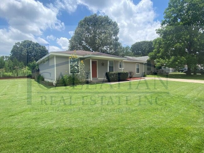 Building Photo - Jacksonville 4 Bedroom Home