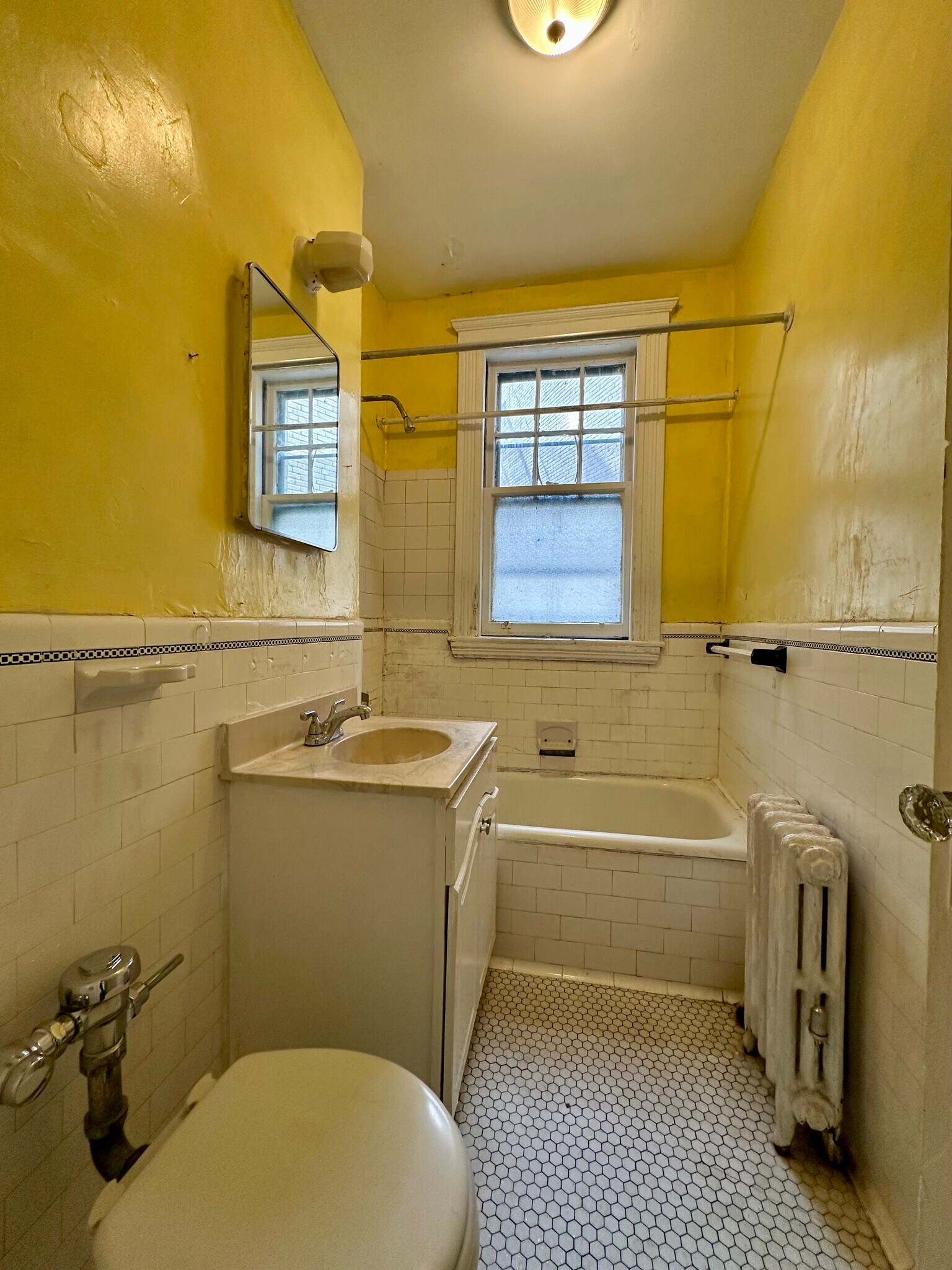 Building Photo - 24 Sidlaw Rd
