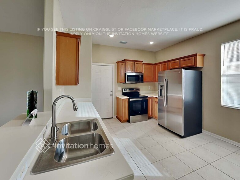 Building Photo - 10211 41st Ct E