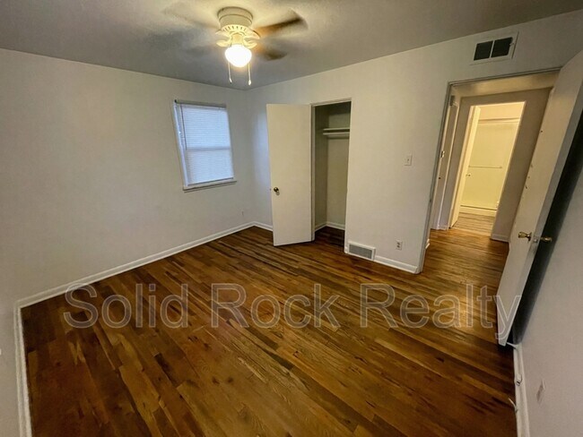 Building Photo - 513 W Uintah St