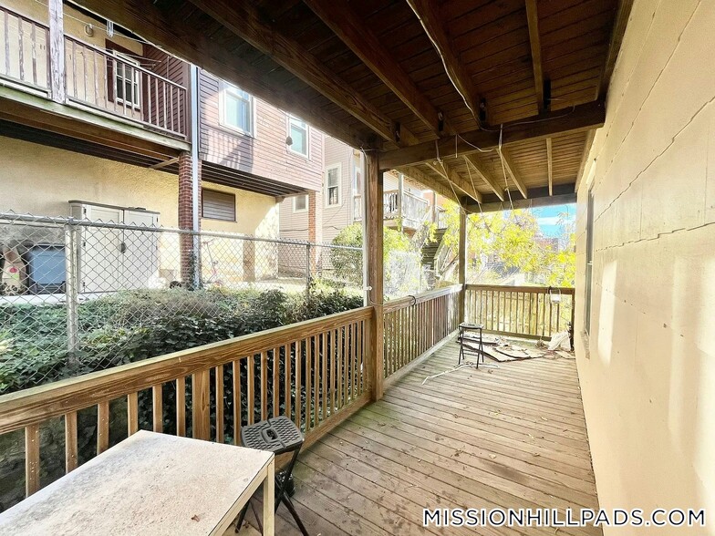 Building Photo - 83 Wensley St