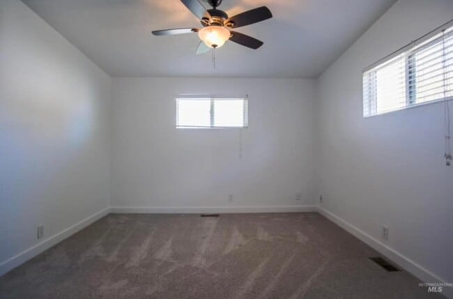 Building Photo - Rupert - 15th Drive