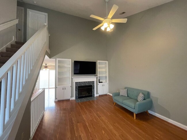 Building Photo - Christiansburg, 3 BR / 2.5 BA Available