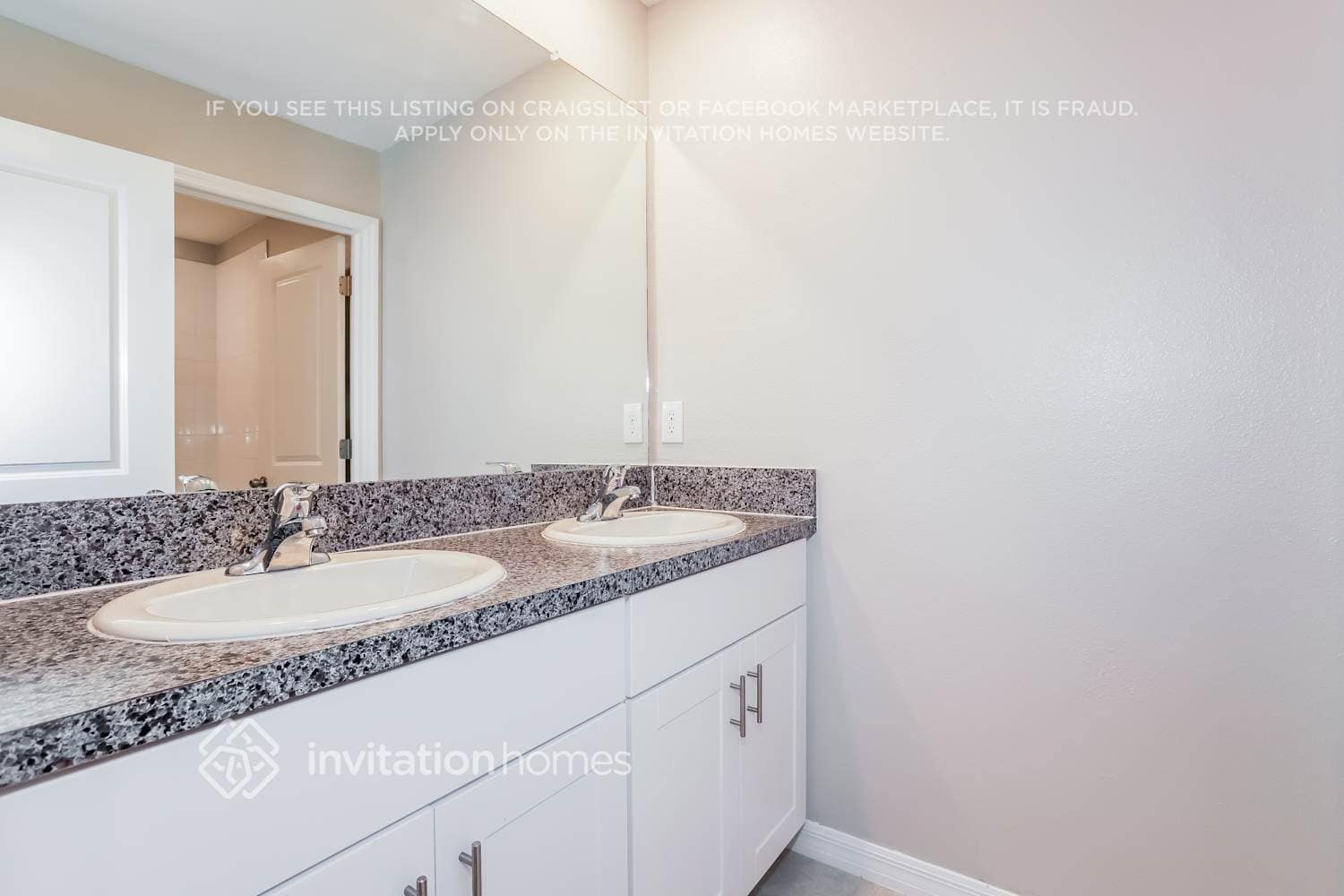 Building Photo - 1580 Blue Rose Dr
