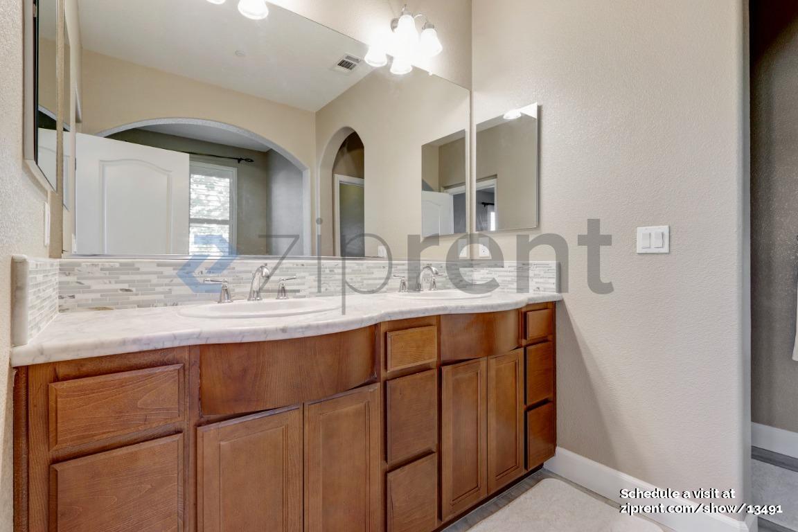 Building Photo - 308 Cantada Ct