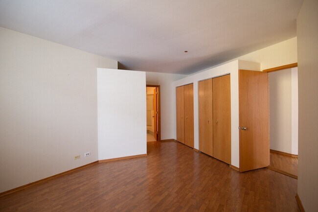 Building Photo - 910 S Michigan Ave