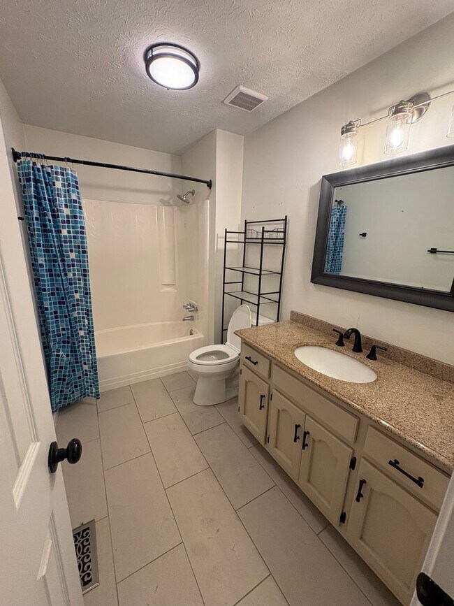 Building Photo - 7083 Parkarms Ct