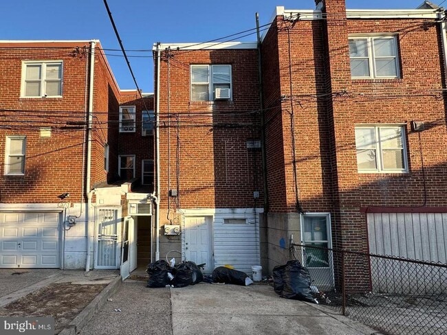 Building Photo - 6102 Castor Ave