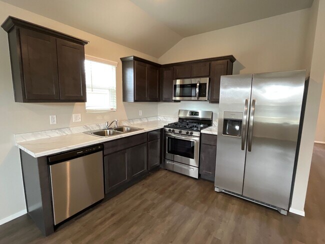 Building Photo - Pre-Leasing Now! Charming Three Bedroom | Two Bath Home in Red Plains