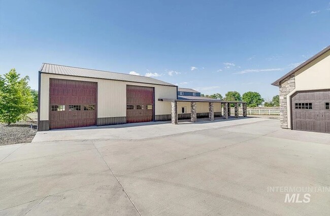 Building Photo - 4039 St James Loop