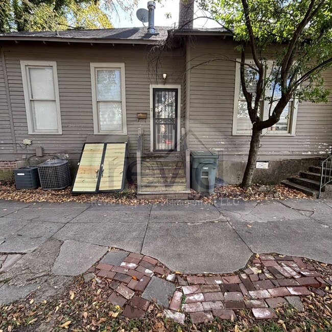 Building Photo - 288 N McLean Blvd