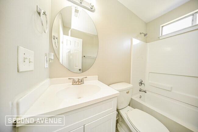 Building Photo - 320 Brookside Dr