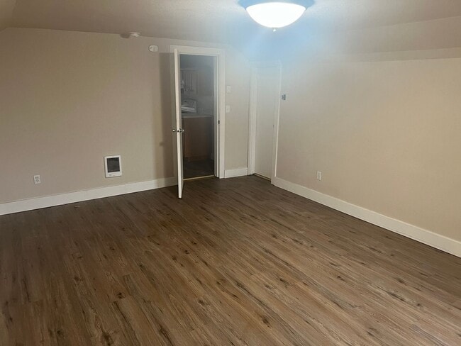 Building Photo - Commercial Space