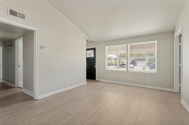 Building Photo - 3221 Ridgeview Cir