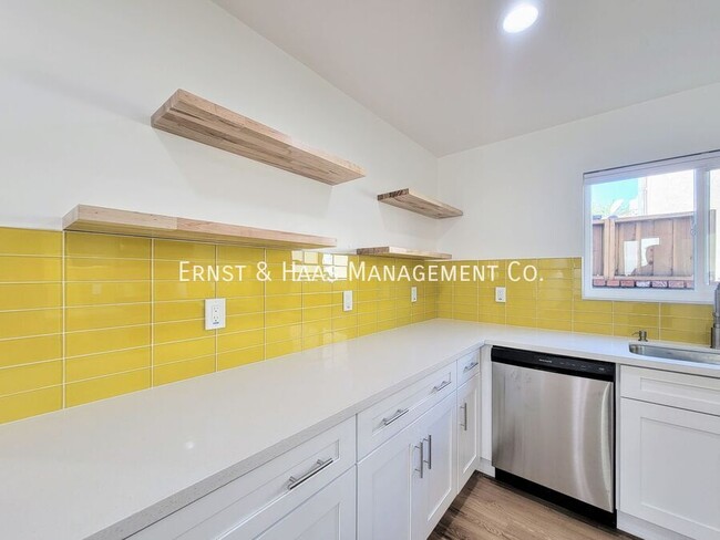 Building Photo - Beautifully Remodeled 2 Bedroom Home with ...