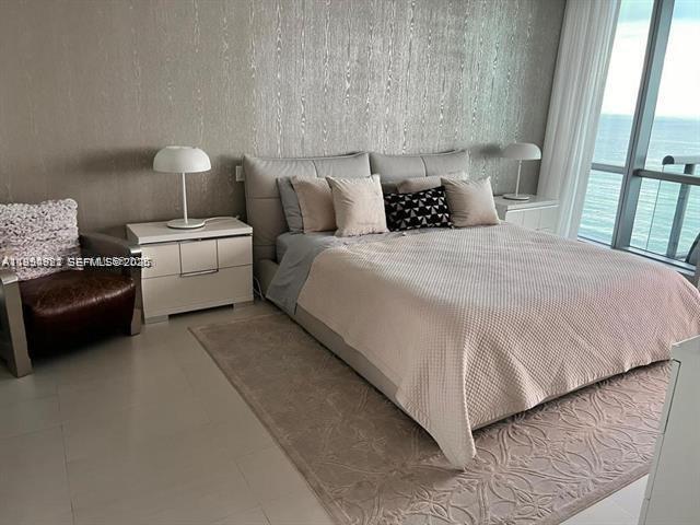 Building Photo - 17121 Collins Ave