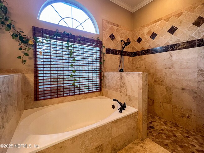 Building Photo - 1704 Tall Tree Dr E