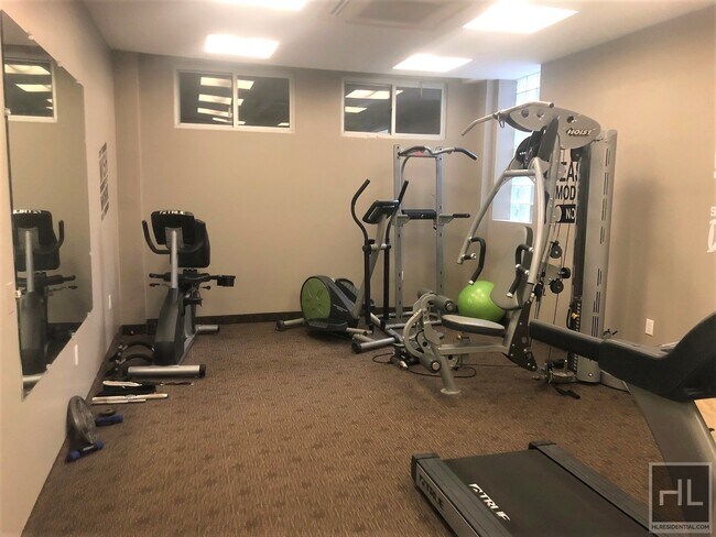 Building Photo - 3030 Middletown Rd