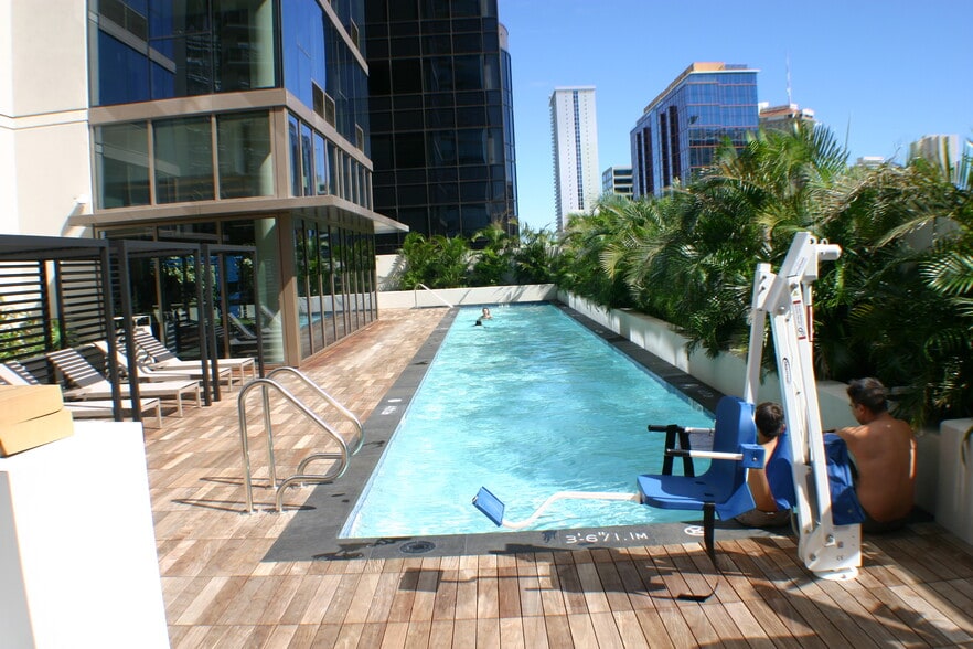 Building Photo - 1388 Kapiolani Blvd