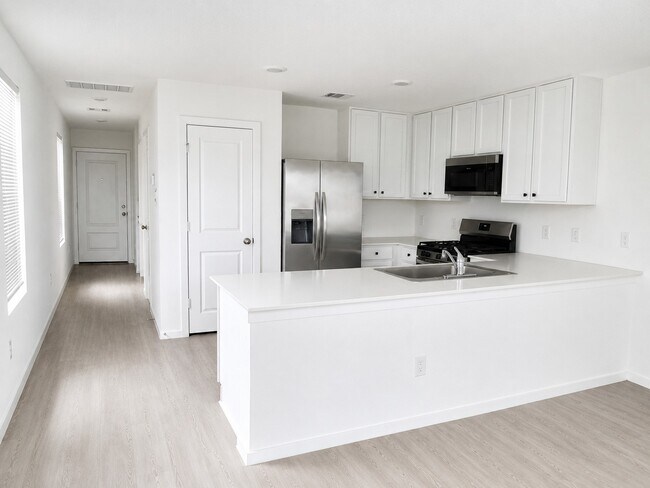 Building Photo - 18242 Via Aurelia Dr