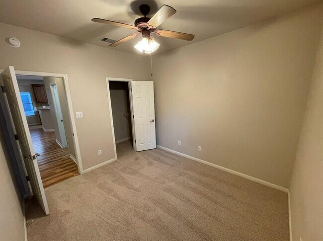 Building Photo - 1118 Boxwood Loop