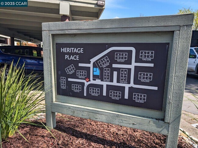 Building Photo - 205 Compton Cir