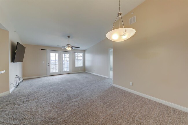 Building Photo - 613 Ivy Ridge Dr