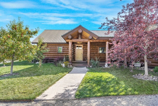 Building Photo - 1330 Larsen Ln