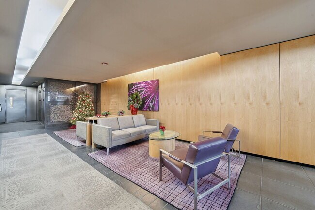 Building Photo - 2020 N Lincoln Park W