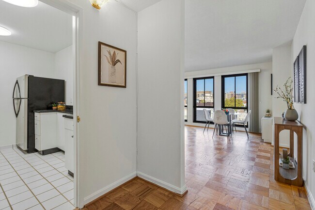 Building Photo - 1280 21st St NW