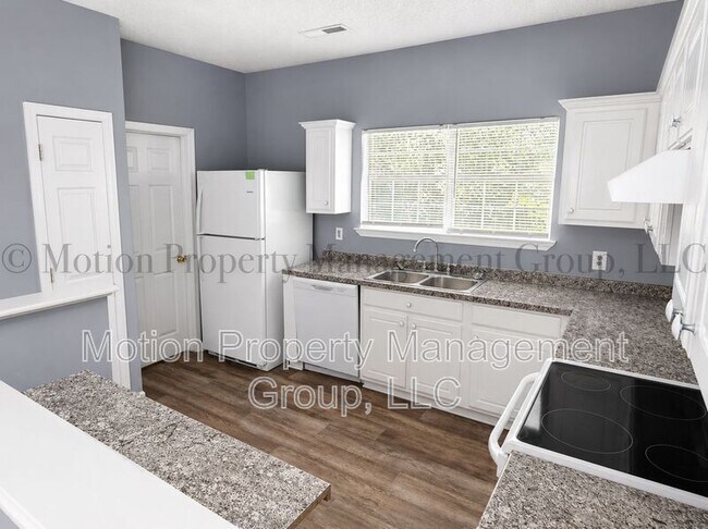 Building Photo - 6710 Sunset Hills Blvd