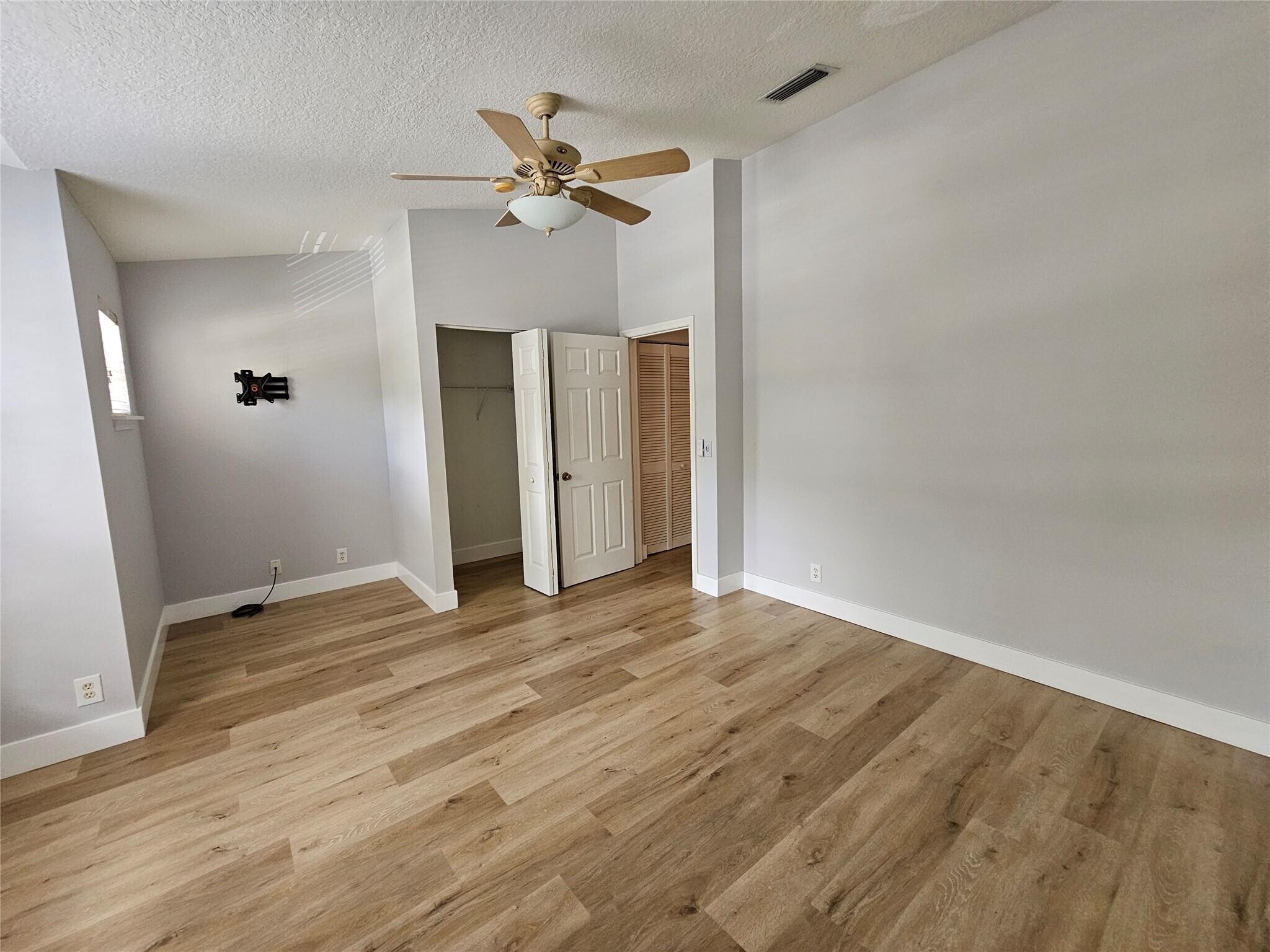 Building Photo - 9749 Porta Leona Ln