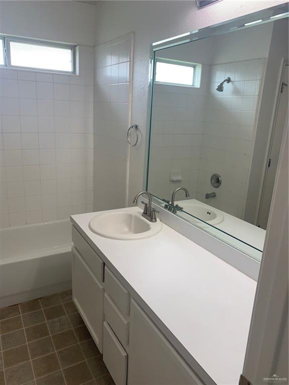 Building Photo - 4205 Santa Lucia St