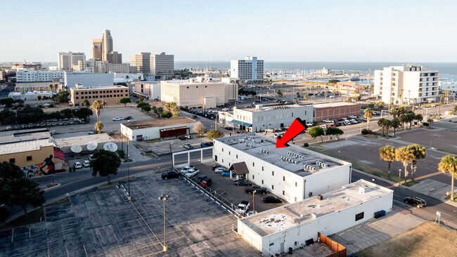 Building Photo - 201 S Chaparral St