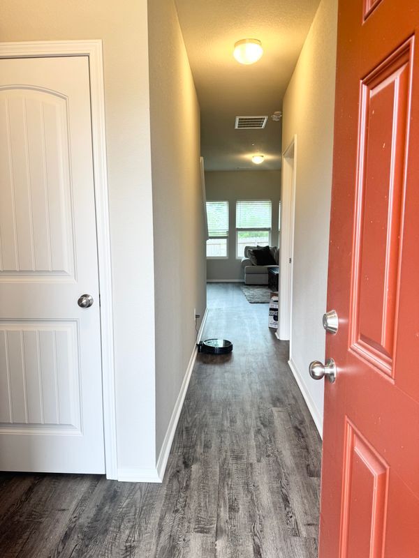 Building Photo - 8616 Eastwood Creek Dr