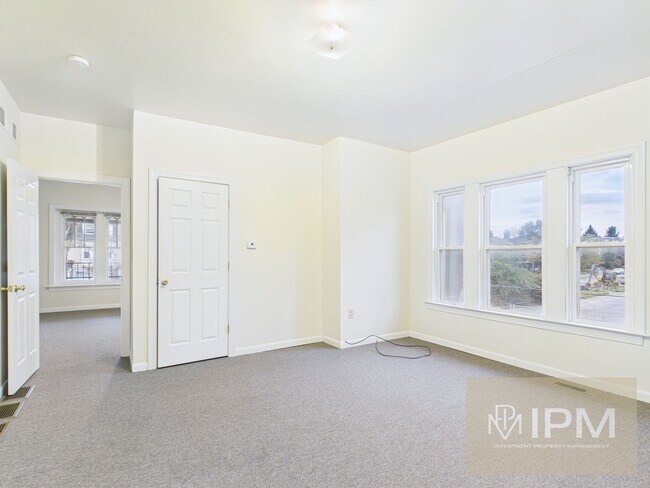 Building Photo - 595 Madison Ave