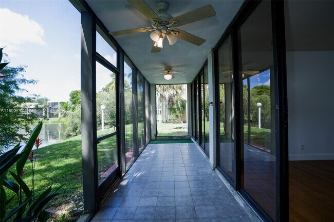 Building Photo - 2941 SW 87th Ave