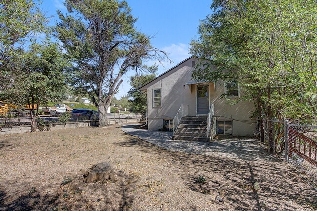 Building Photo - 1121 Cooper Ave