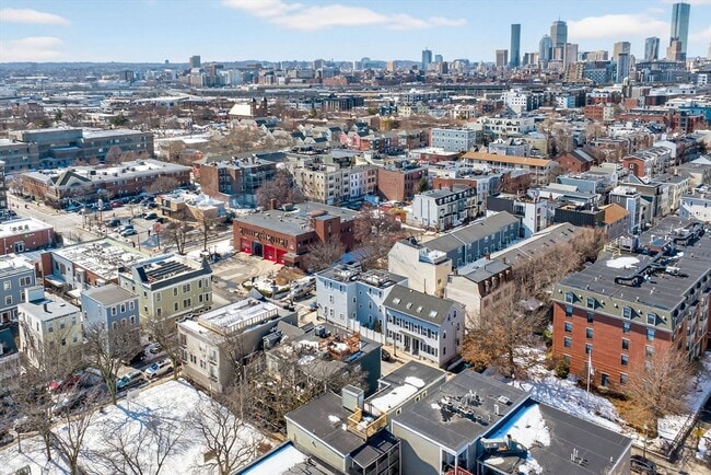 Building Photo - 170 W 3rd St